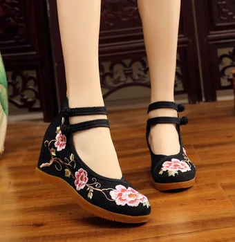 2022 Ķīniešu stila kokvilnas žakarda etnisko stilu sprādzes iekšējo palielināt sieviešu kurpes līgavas augsti papēži